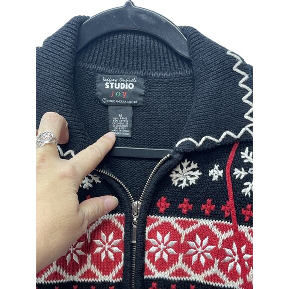 Designers Originals Holiday Winter Christmas Black Embroidered Sweater Gloves M - Picture 3 of 6